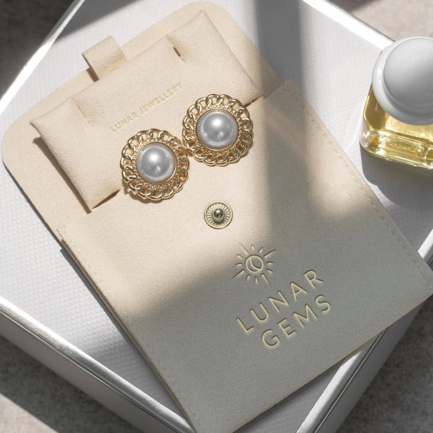 I loved designing the Lunar Gems branding✨️
The brand's colour palette is quite minimalist and compliments the natural beauty of gemstone focused jewellery that Lunar specialises in.
Gold embossed packaging adds a touch of luxury to the final product💎🌟
#branddesigner #packagingdesign #graphicdesign #branding #logodesign #logo #jewellerydesign #jewellerybrand #boutiquestyle #gemstonejewelry #gemstones #goldjewellery #brandingagency #thestockbridgestudio